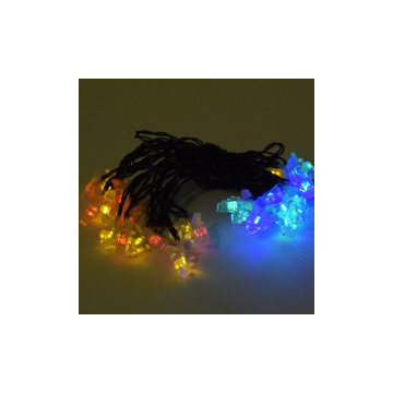 Multicolor, napelemes karácsonyi fényfüzér fenyőfa alakú LED izzókkal / fényérzékelővel, kültérre, 6 méter