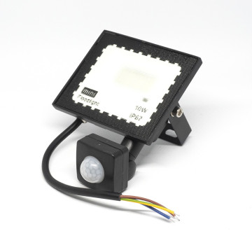 Kültéri LED fényszóró mozgásérzékelővel /10W-700 Lumen