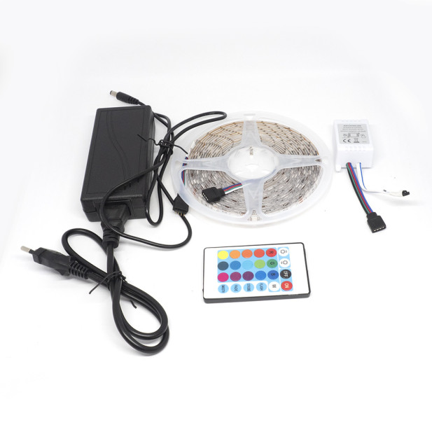 5050 RGB ledszalag,  5 méteres,  színváltós,  távirányítóval - 60 led/méter (HXY-1250)
