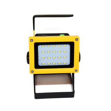 Hordozható Eco LED reflektor – 30W,  2400 Lumen / 20 LED
