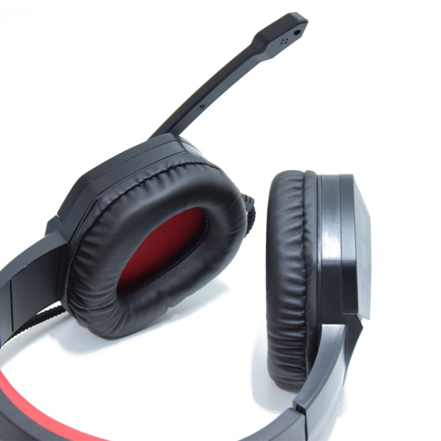 Gaming headset LED-fényekkel / vezetékes fejhallgató mikrofonnal (AS-70)