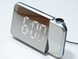 Tükrös ébresztőóra – projektoros idővetítővel, hőmérséklet és dátum kijelzéssel (DS-859OL)