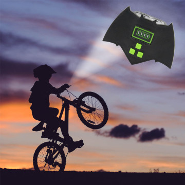 „Bat king” első biciklilámpa