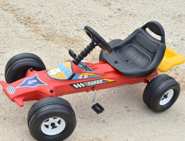 Pedálos sportkocsi gyermekeknek, kormánykerékkel – 115 cm hosszú gokart