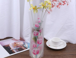 Műanyag, összehajtható váza virágos mintával 28cm 