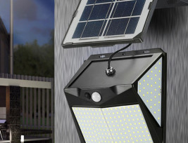 Négy irányba világító, mozgásérzékelős, 240 ledes napelemes lámpa