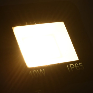 Meleg fehér fényű LED-es reflektor 10 W - utánvéttel vagy ingyenes szállítással