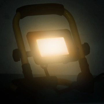 Meleg fehér fényű fogantyúval ellátott LED-es reflektor 20 W - utánvéttel vagy ingyenes szállítással