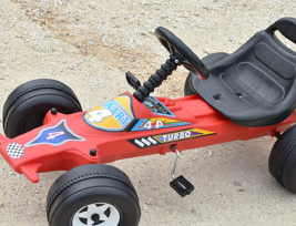 Pedálos sportkocsi gyermekeknek, kormánykerékkel – 115 cm hosszú gokart