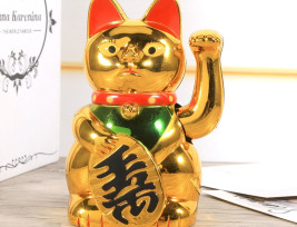 Maneki-neko tradicionális japán integető macska, szerencsét hoz, elemes - arany